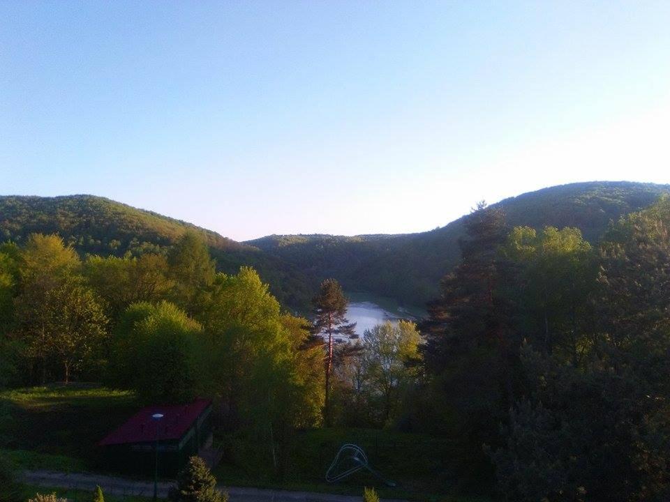 Osrodek Wypoczynkowy " Bieszczady" Hotel Мичковце Екстериор снимка