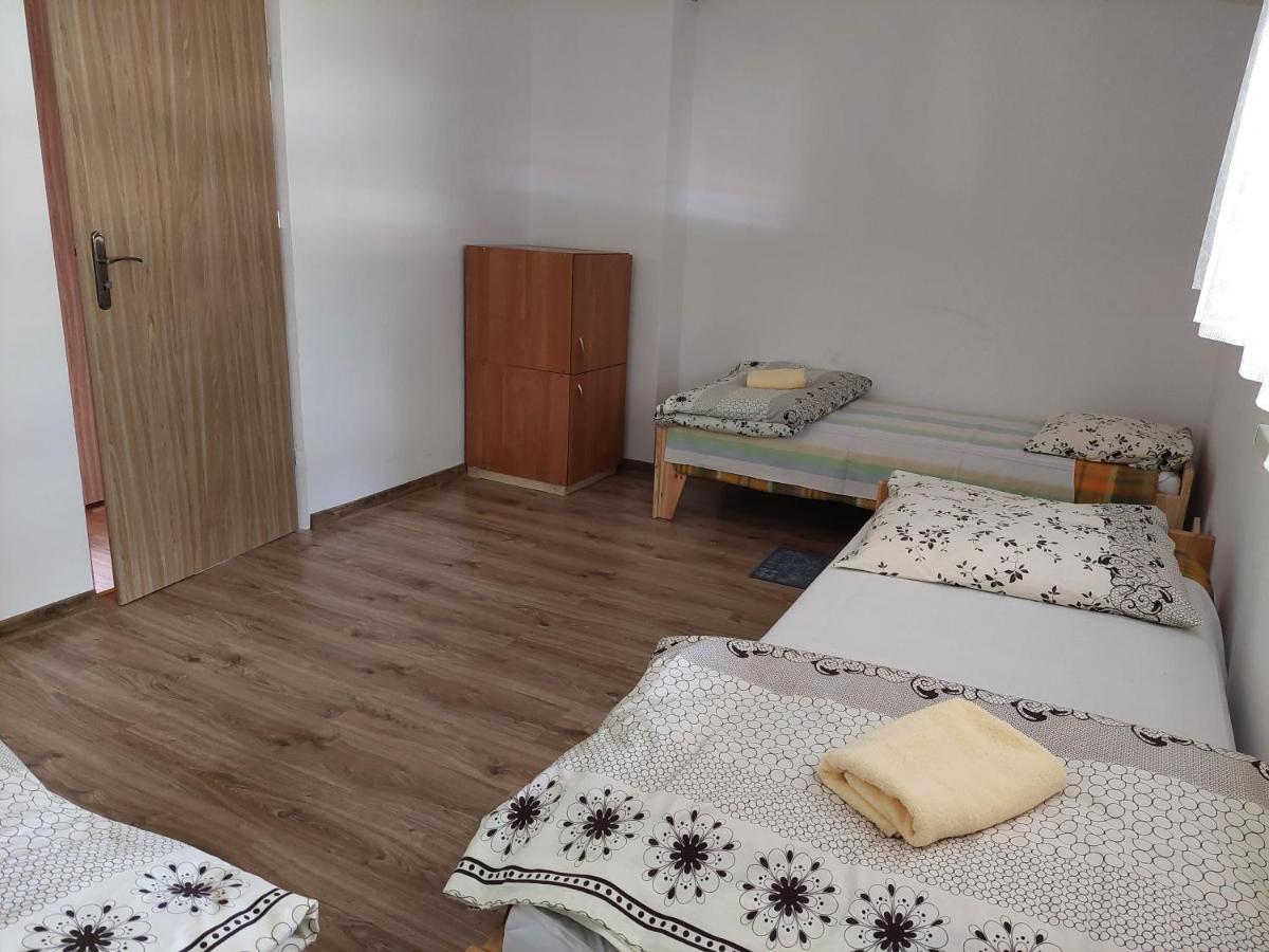 Osrodek Wypoczynkowy " Bieszczady" Hotel Мичковце Екстериор снимка